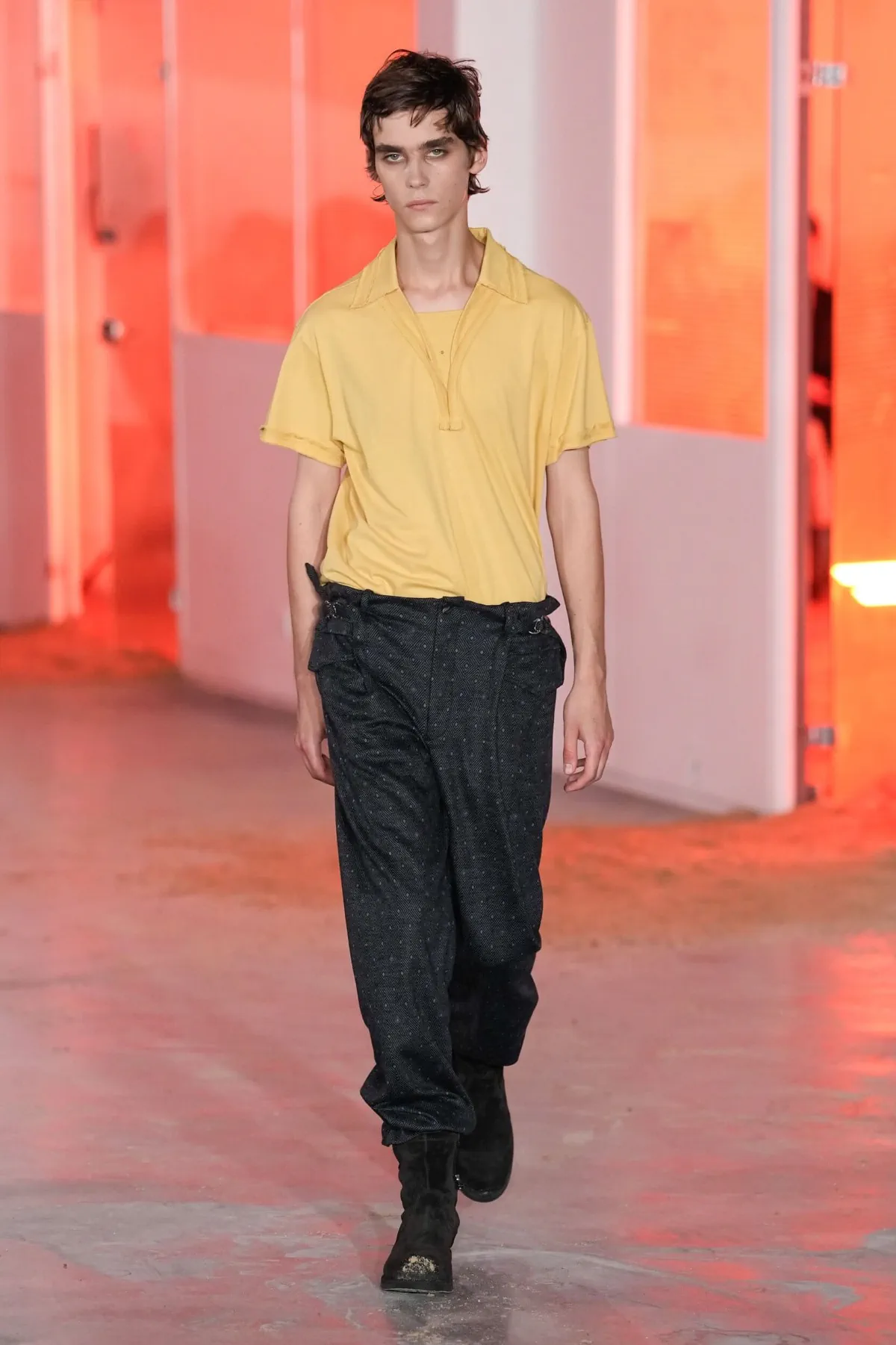 Printemps 2026 : Kiko Kostadinov réinvente le vestiaire masculin insulaire