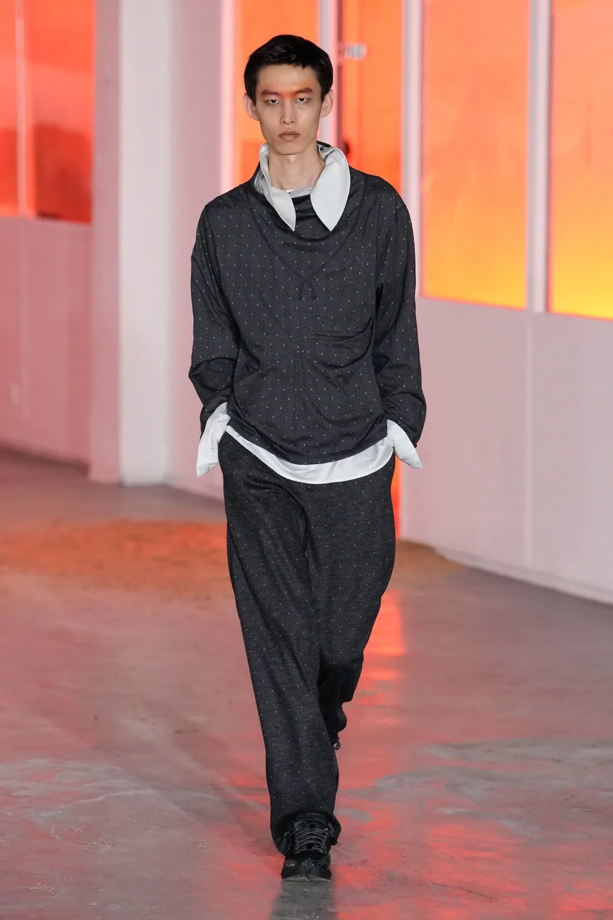 Printemps 2026 : Kiko Kostadinov réinvente le vestiaire masculin insulaire