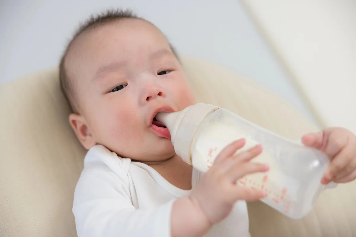 Lait de vache pour bebe 1 Lait de vache pour bébé : tout ce qu’il faut savoir pour bien faire la transition
