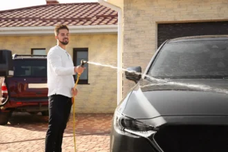 Est-il légal de laver sa voiture à jet d'eau à domicile ?
