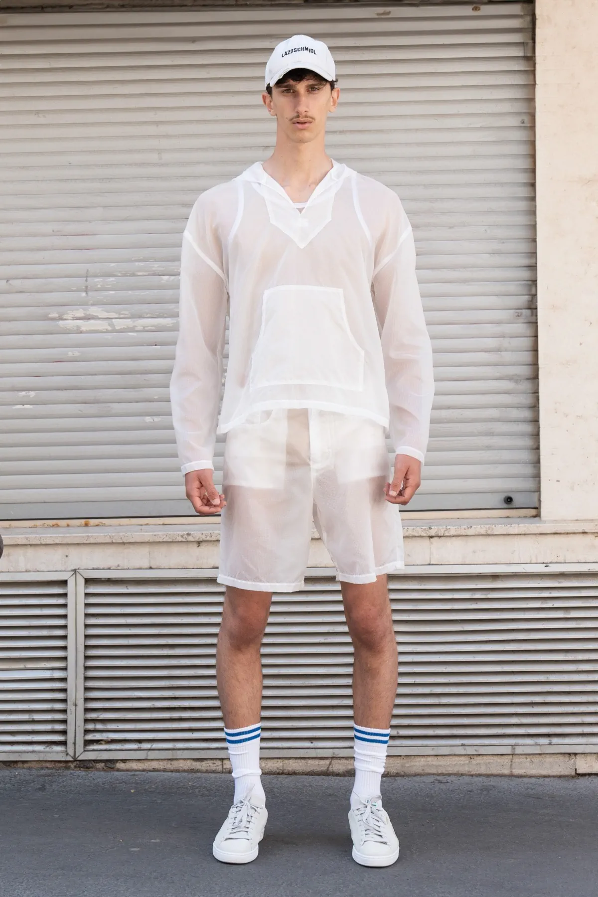 La collection Printemps 2026 de LAZOSCHMIDL transforme les codes masculins entre intimité et performance