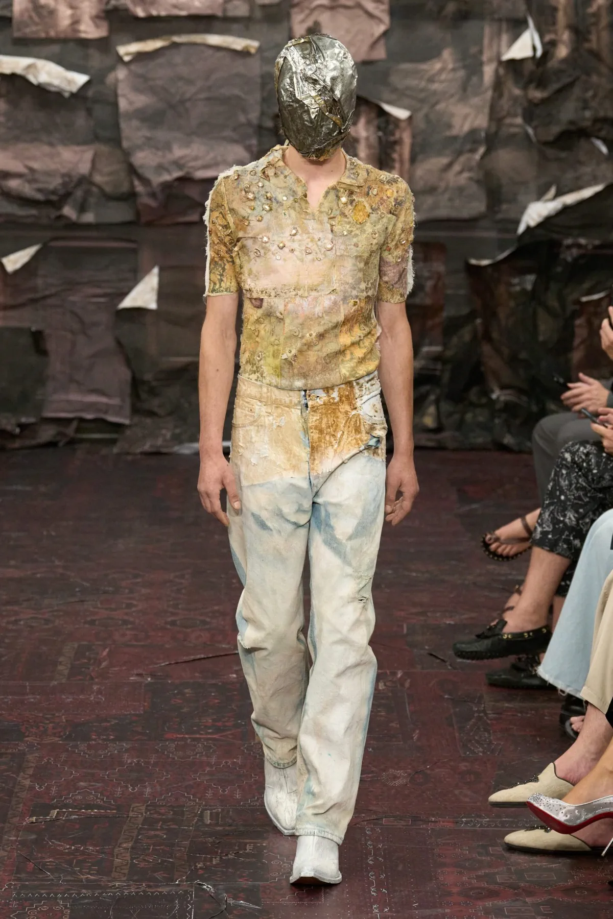Maison Margiela Artisanal Haute Couture Fall Winter 2025 7 Glenn Martens révolutionne la collection couture automne 2025 de Maison Margiela avec une esthétique masculine radicale