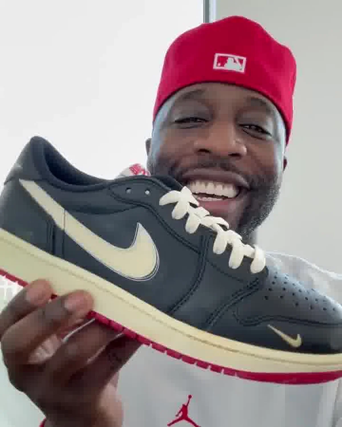 Nigel Sylvester x Air Jordan 1 Low Better With Time 1 Nigel Sylvester dévoile sa nouvelle Air Jordan 1 Low « Better with Time » pour août 2025