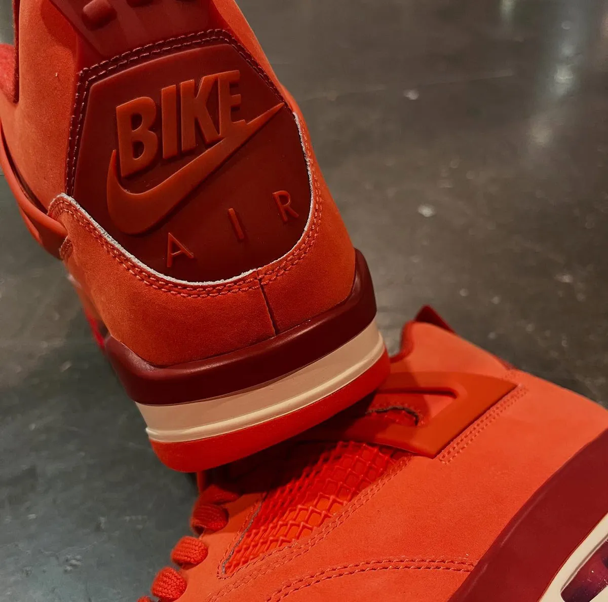 Nigel Sylvester x Air Jordan 4 Brick By Brick 1er echantillon 4 Nigel Sylvester dévoile un prototype inédit de la Air Jordan 4 « Brick by Brick »