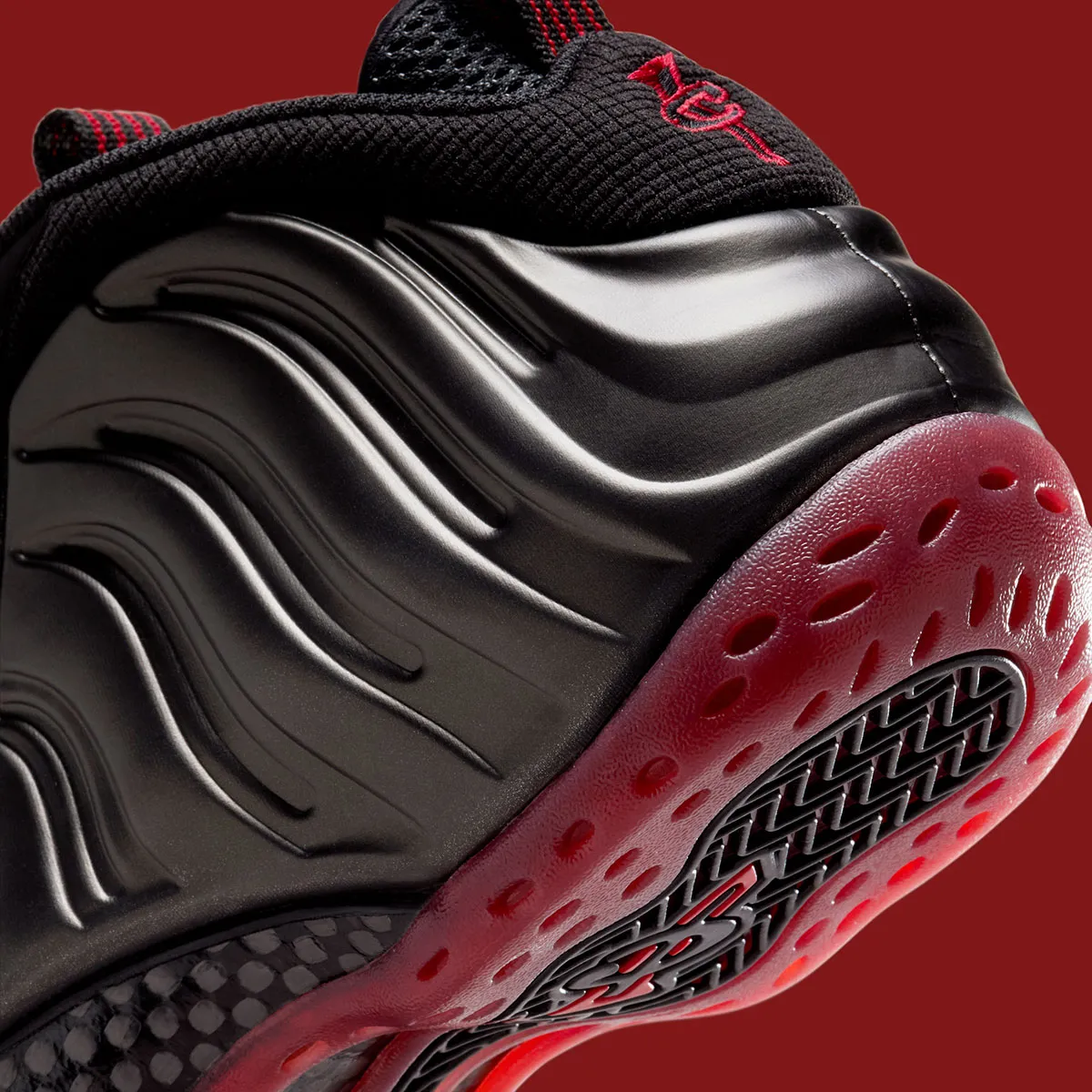 Nike Air Foamposite One Cough Drop Images officielles 6 Les images officielles de la Nike Air Foamposite One « Cough Drop » dévoilées