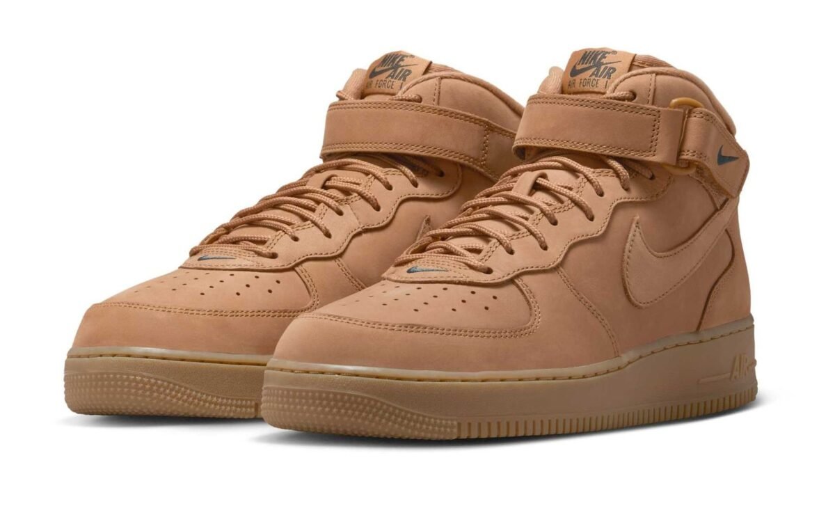 Nike Air Force 1 Mid Flax 1 La Nike Air Force 1 Mid « Flax » revient faire trembler l'automne 2025