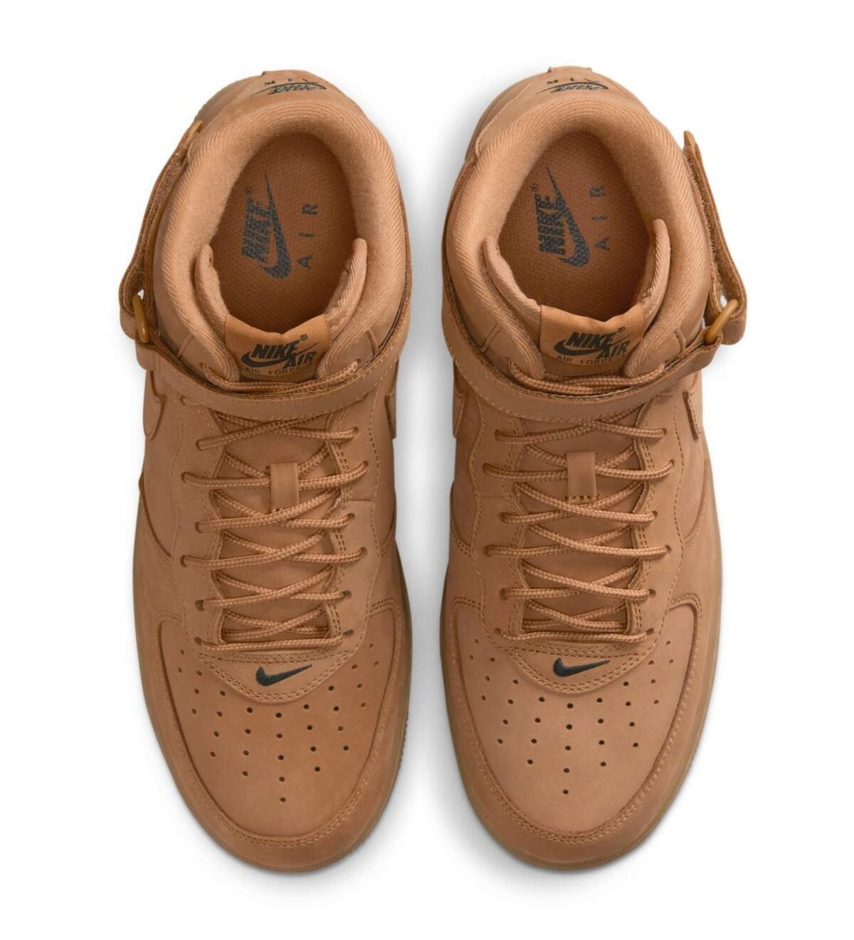 Nike Air Force 1 Mid Flax 4 La Nike Air Force 1 Mid « Flax » revient faire trembler l'automne 2025