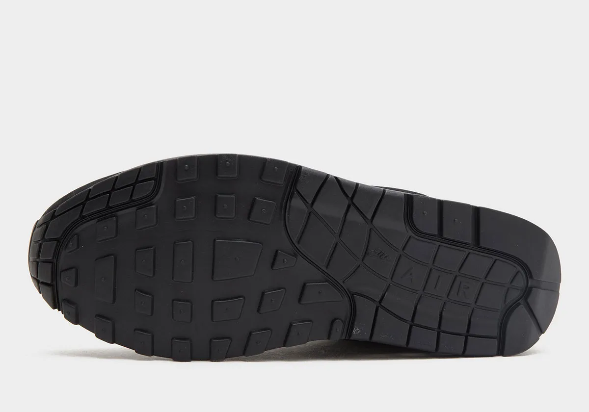 Nike Air Max 1 PRM Black Cat 4 La Nike Air Max 1 PRM « Black Cat » annonce son grand retour