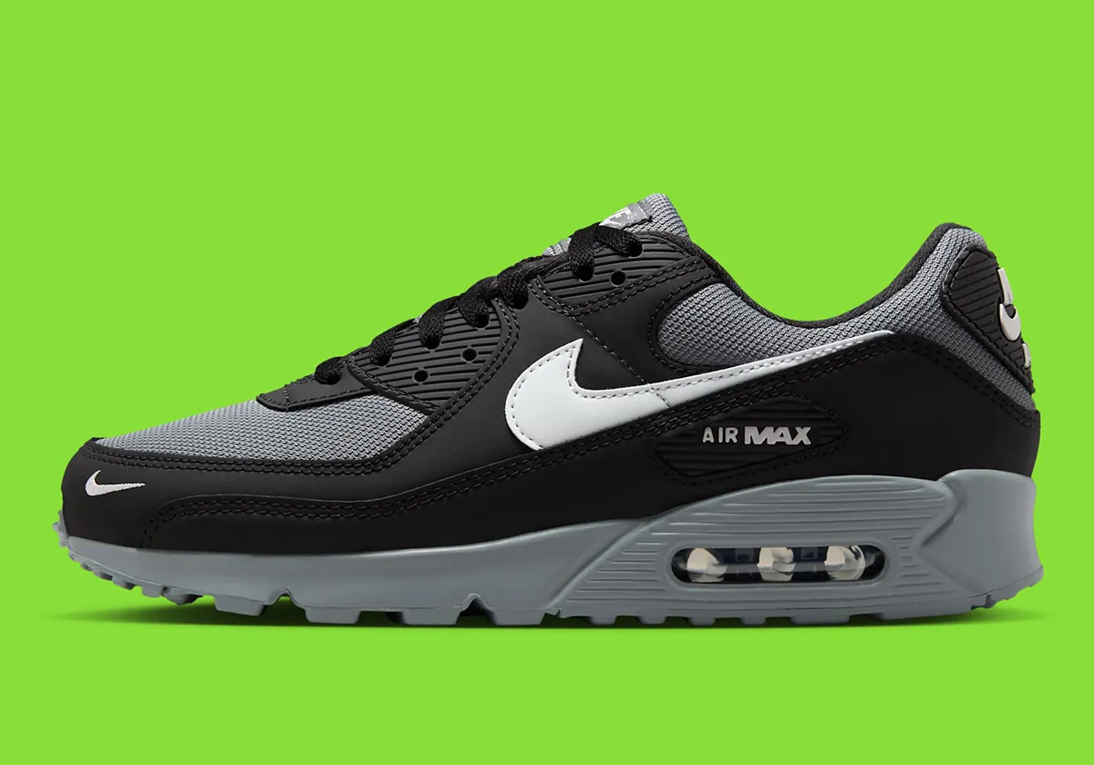 Nike Air Max 90 Anthracite Black 1 La Nike Air Max 90 « Anthracite/Black » réinvente le minimalisme urbain