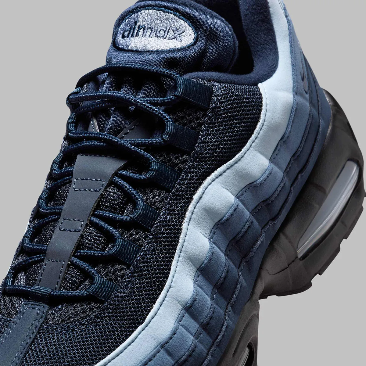 Nike Air Max 95 Big Bubble Obsidian 5 La Nike Air Max 95 Big Bubble « Obsidian » arrive pour consoler les déçus de la collaboration Levi's
