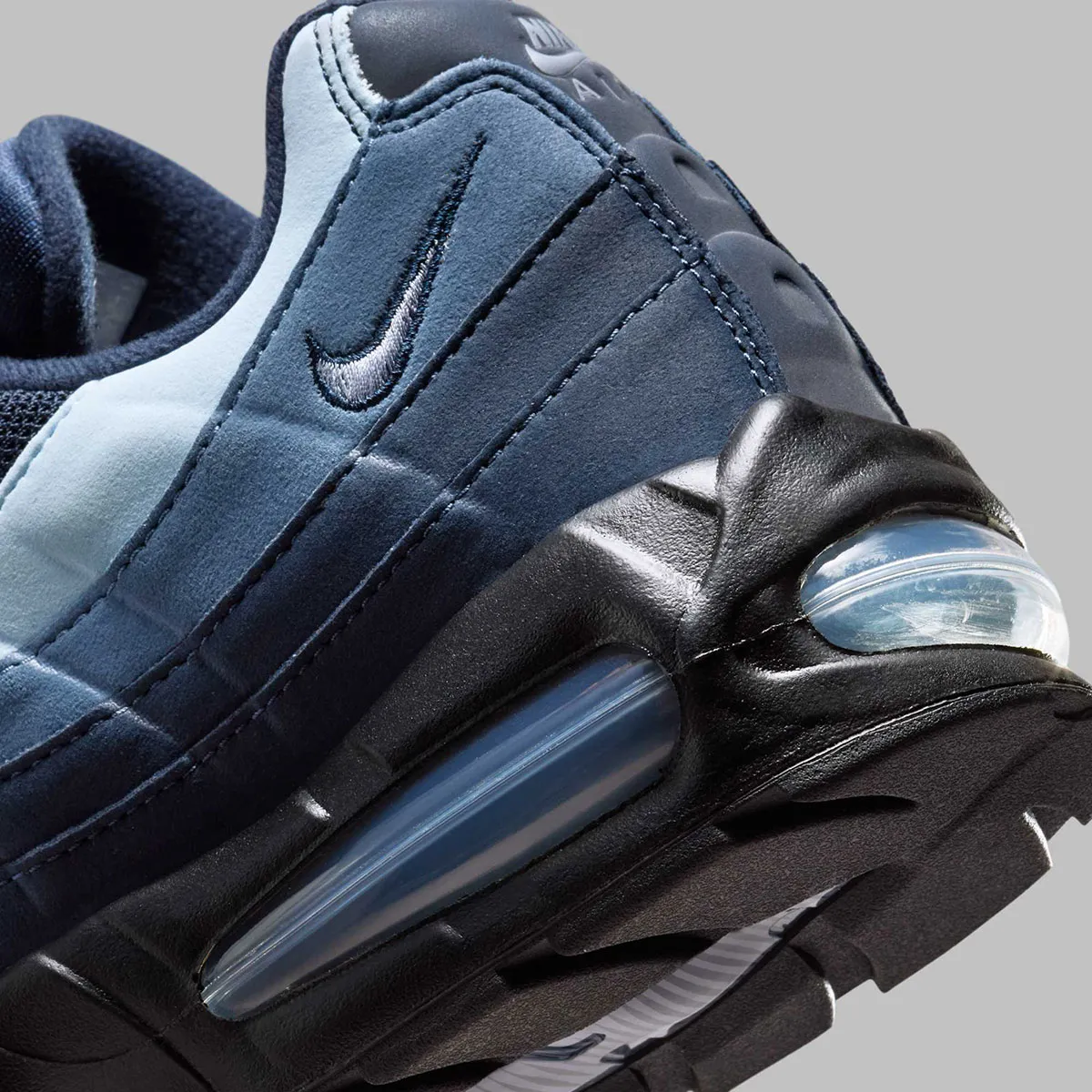 Nike Air Max 95 Big Bubble Obsidian 6 La Nike Air Max 95 Big Bubble « Obsidian » arrive pour consoler les déçus de la collaboration Levi's