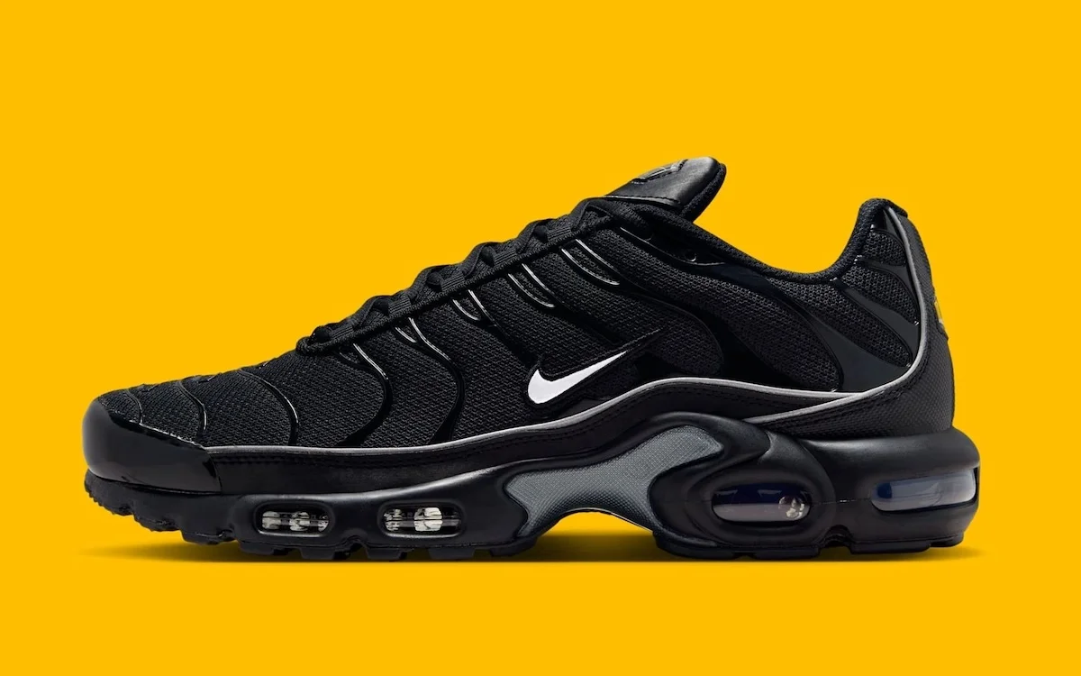 Nike Air Max Plus Black Reflective 2 La Nike Air Max Plus « Black Reflective » est prévue pour l'automne