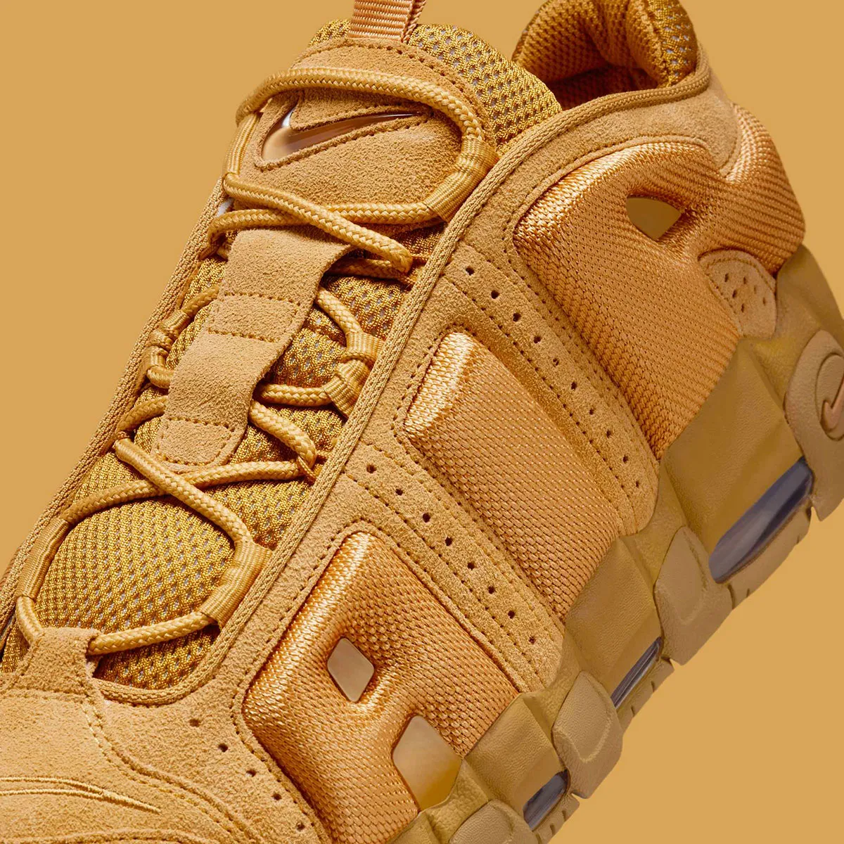 Nike Air More Uptempo Low Wheat 7 L'éclat ambré de la Nike Air More Uptempo Low « Wheat »