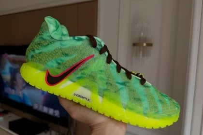La Nike Ja 3 « Halloween » débarque avec des effets phosphorescents qui vont faire trembler vos pieds