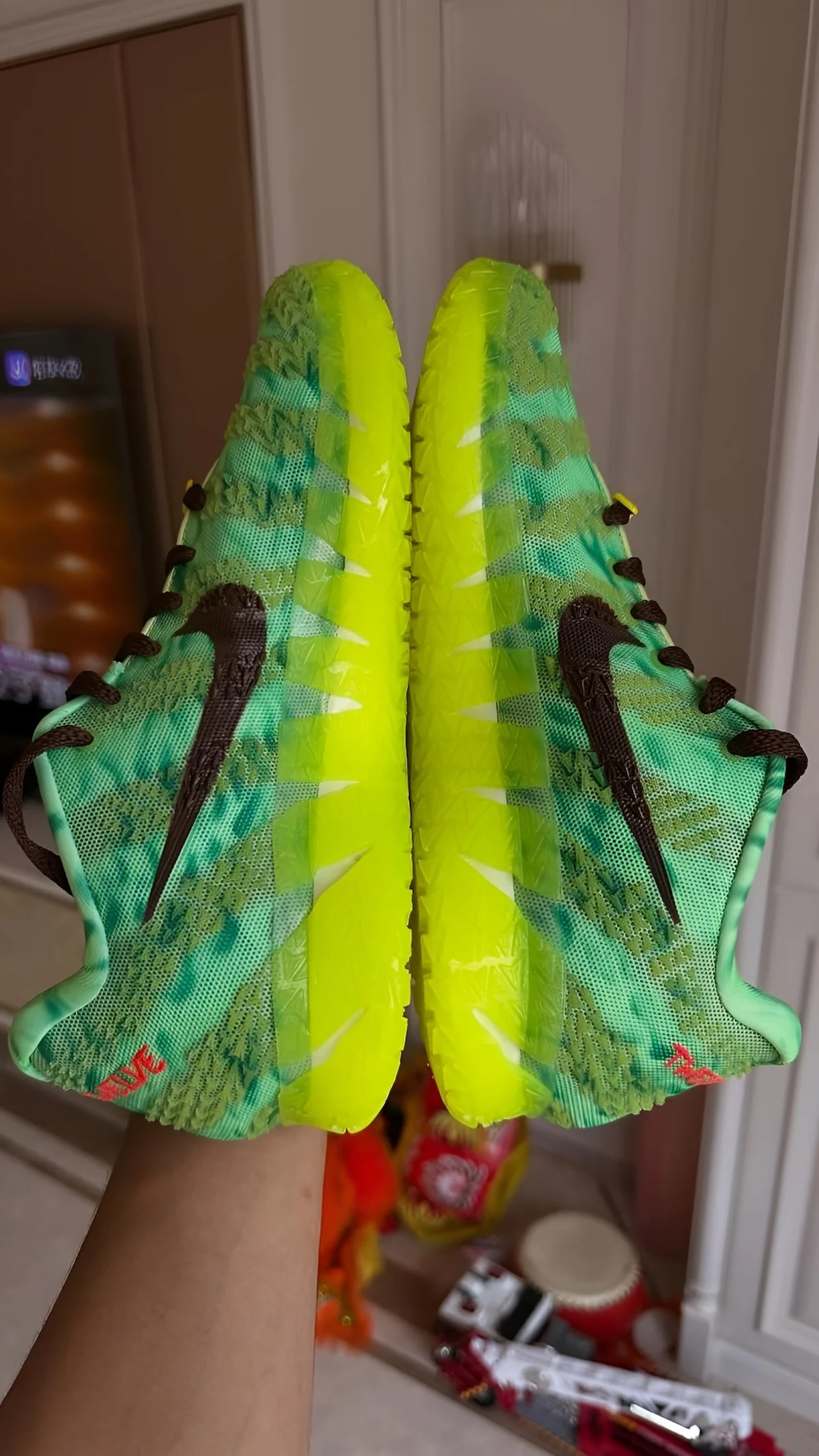 Nike Ja 3 Halloween 2 La Nike Ja 3 « Halloween » débarque avec des effets phosphorescents qui vont faire trembler vos pieds