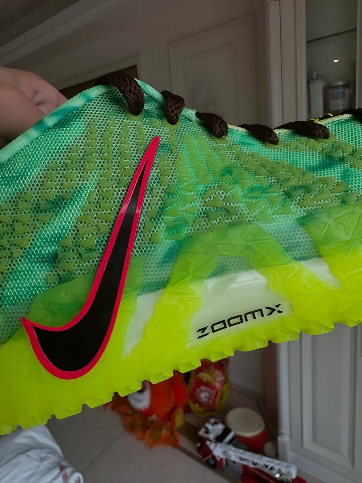 Nike Ja 3 Halloween 3 La Nike Ja 3 « Halloween » débarque avec des effets phosphorescents qui vont faire trembler vos pieds