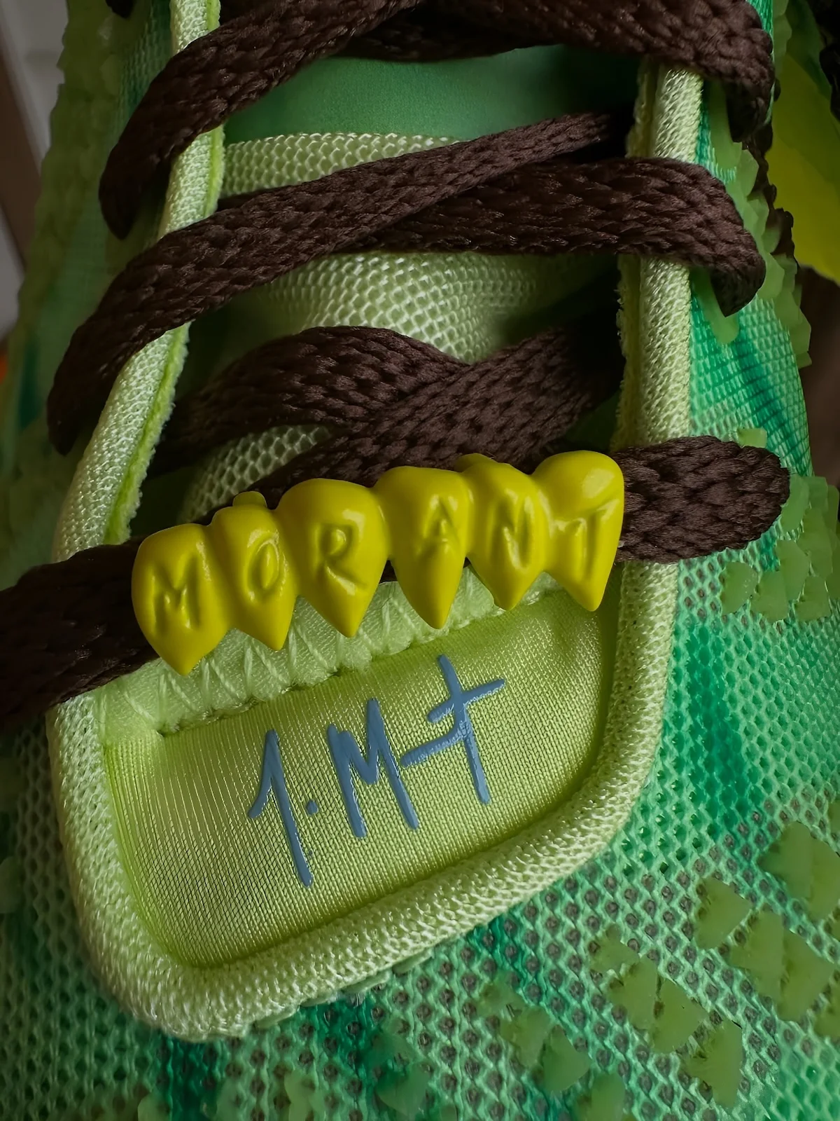 Nike Ja 3 Halloween 5 La Nike Ja 3 « Halloween » débarque avec des effets phosphorescents qui vont faire trembler vos pieds