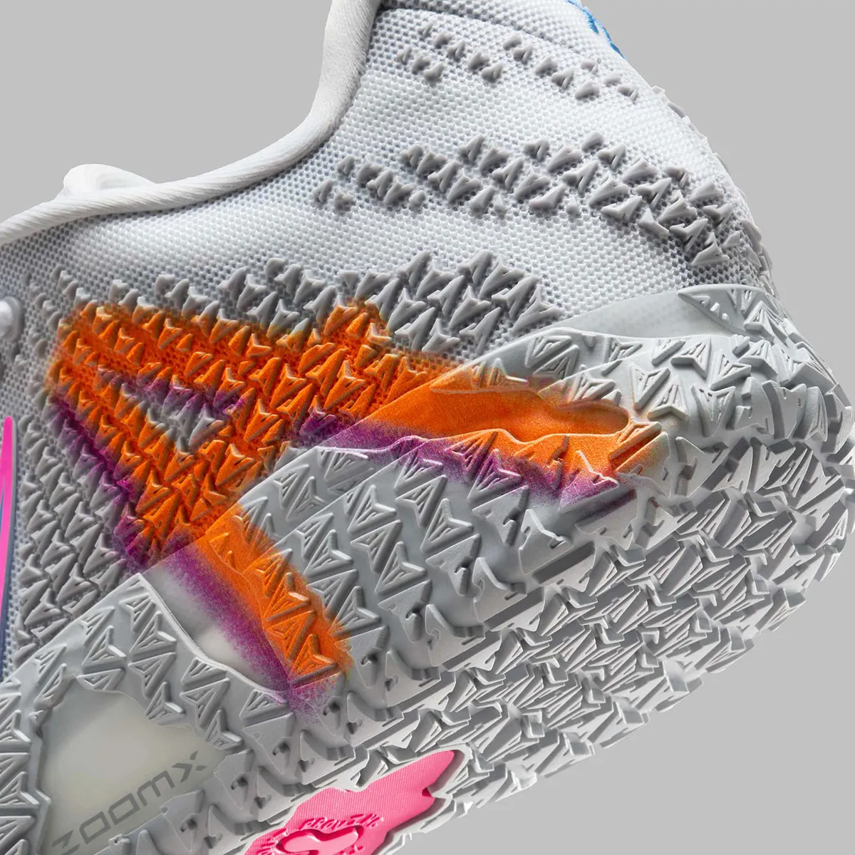 Nike Ja 3 Light Show 5 Les images officielles de la Nike Ja 3 « Light Show » dévoilées