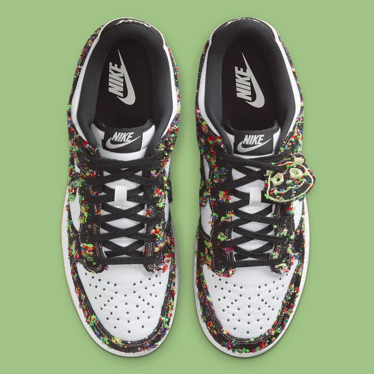 Nike Panda Monium Dunks 4 La Nike Dunk Low Panda s'inspire de Labubu pour son avenir