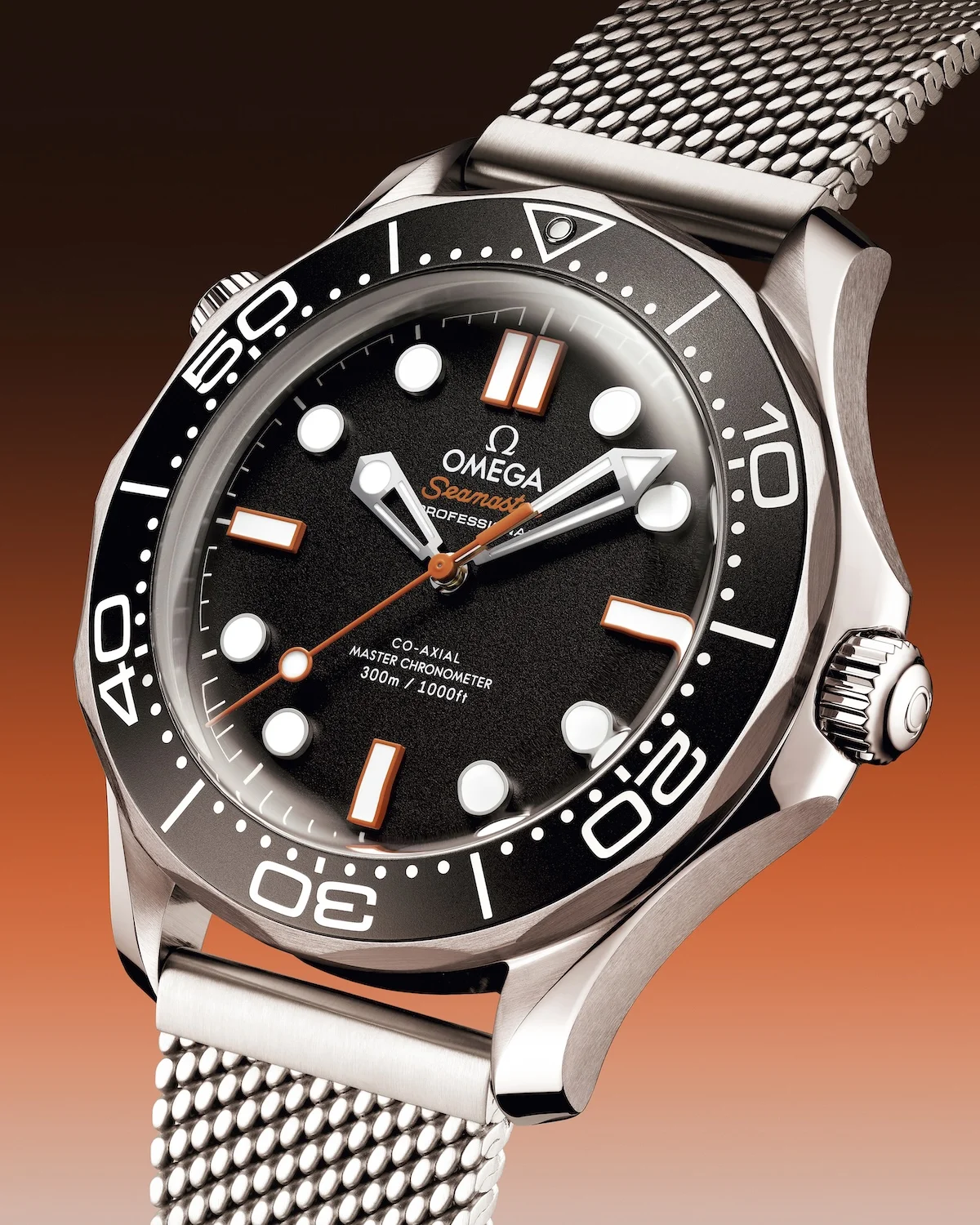 OMEGA Seamaster Diver 300M Orange 2 L'OMEGA Seamaster Diver 300M arbore l'orange avec audace