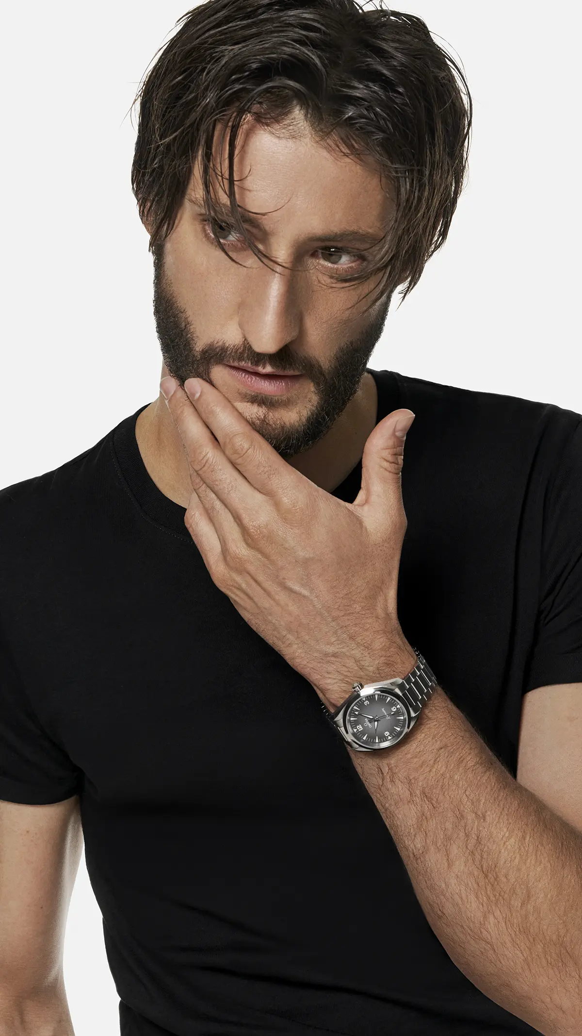 Pierre Niney x OMEGA 2 Pierre Niney incarne la nouvelle élégance OMEGA