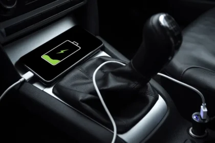 Comment éviter que votre smartphone en surchauffe ne transforme votre voiture en four ?