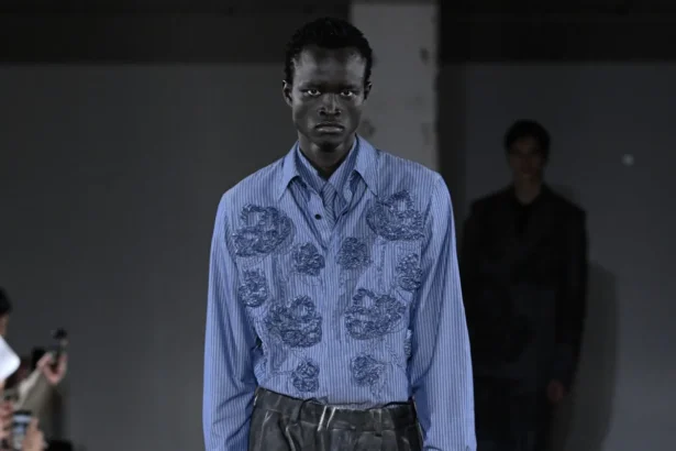 Printemps 2026 : TAAKK redéfinit les codes du vestiaire masculin, entre art et quotidien