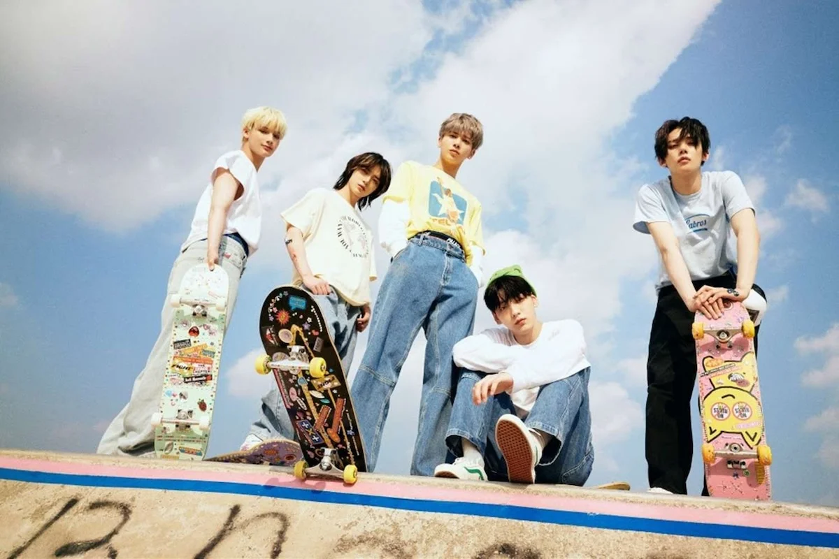 Tomorrow X Together The Star Chapter Together 1 Le dernier album Tomorrow X Together, « The Star Chapter Together », s’est écoulé à 1,43 million d'exemplaires dès le premier jour de sa sortie
