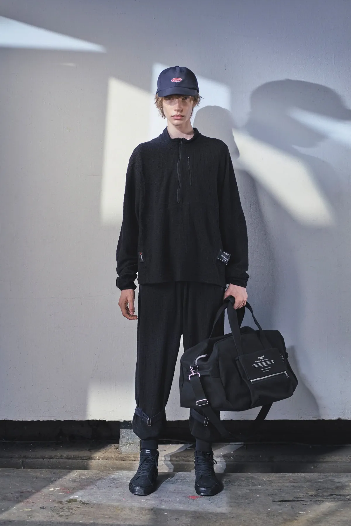 Printemps 2026 : UNDERCOVER transforme les peluches en garde-robe masculine