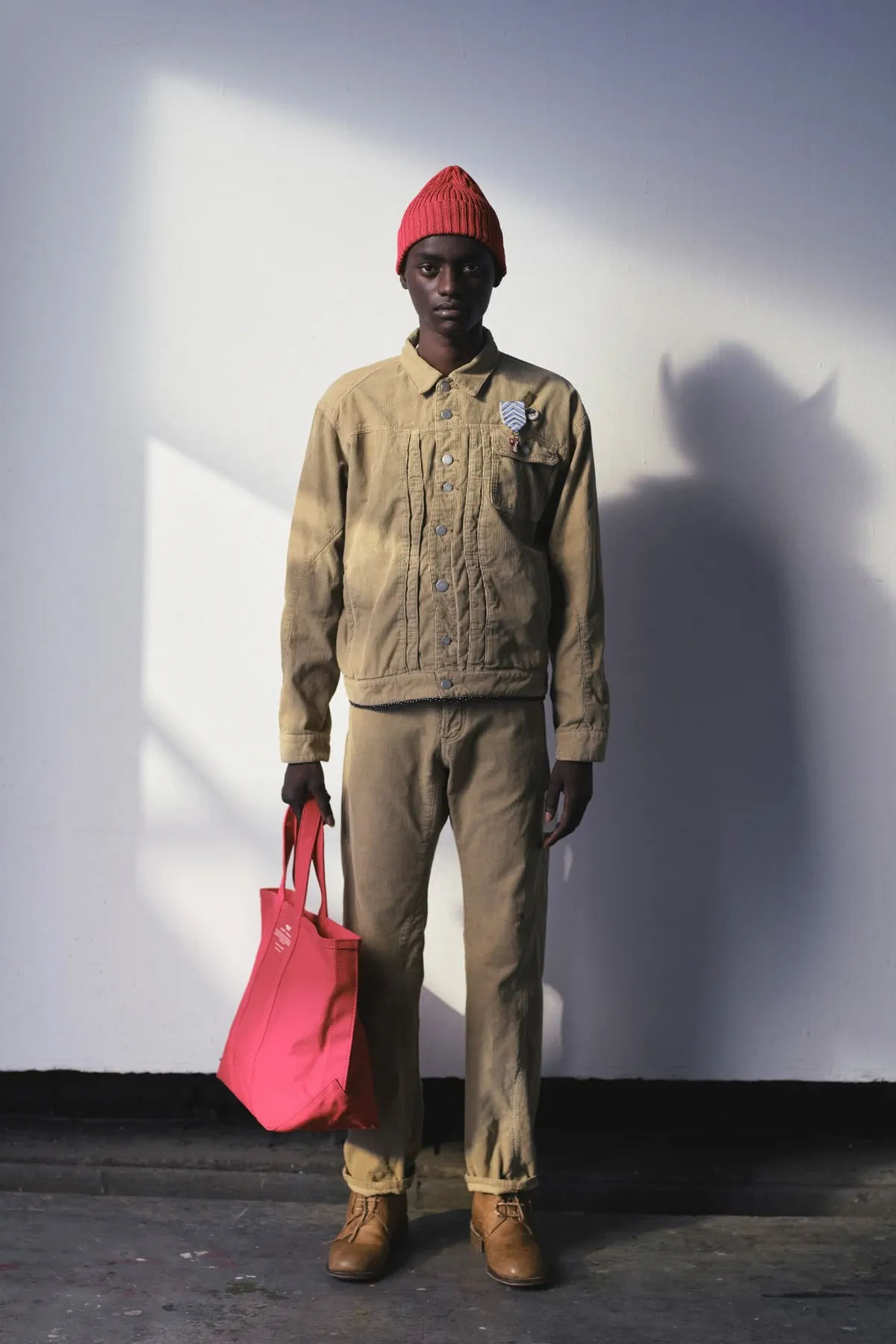 Printemps 2026 : UNDERCOVER transforme les peluches en garde-robe masculine