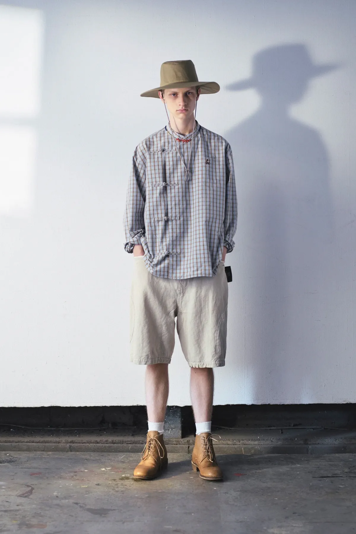 Printemps 2026 : UNDERCOVER transforme les peluches en garde-robe masculine