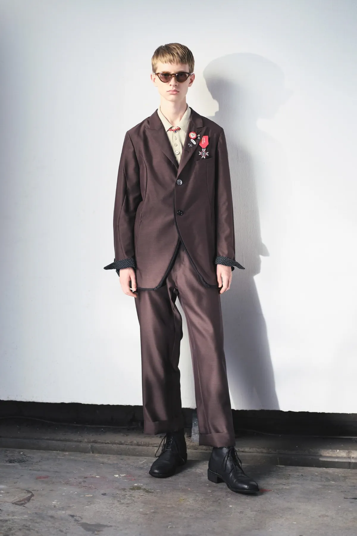 Printemps 2026 : UNDERCOVER transforme les peluches en garde-robe masculine