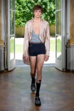 Wooyoungmi Spring Summer 2026 Paris Fashion Week 1 Printemps 2026 : WOOYOUNGMI réinvente la garde-robe masculine face aux canicules urbaines