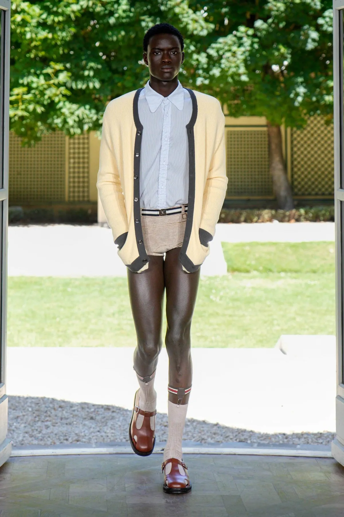 Printemps 2026 : WOOYOUNGMI réinvente la garde-robe masculine face aux canicules urbaines