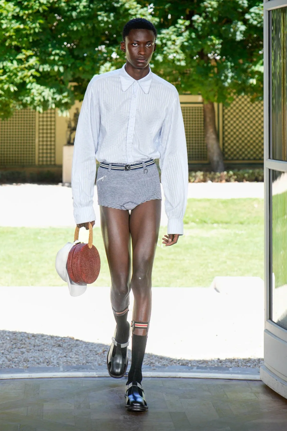 Wooyoungmi Spring Summer 2026 Paris Fashion Week 2 Printemps 2026 : WOOYOUNGMI réinvente la garde-robe masculine face aux canicules urbaines