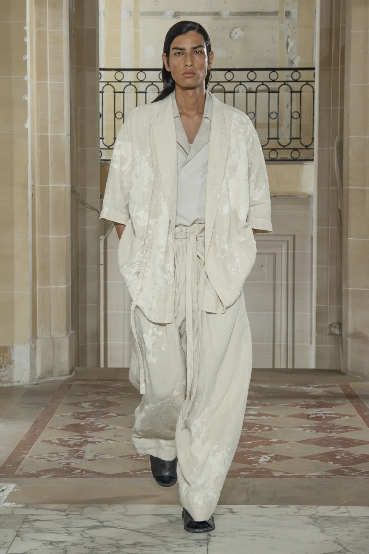 La collection printemps 2026 de ZIGGY CHEN révèle une énergie primordiale