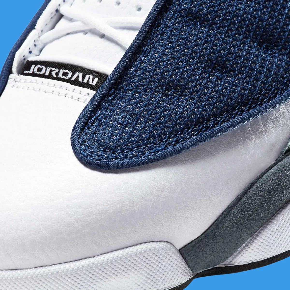 Air Jordan 13 Flint 2026 3 La Air Jordan 13 « Flint » signe son grand retour pour 2026