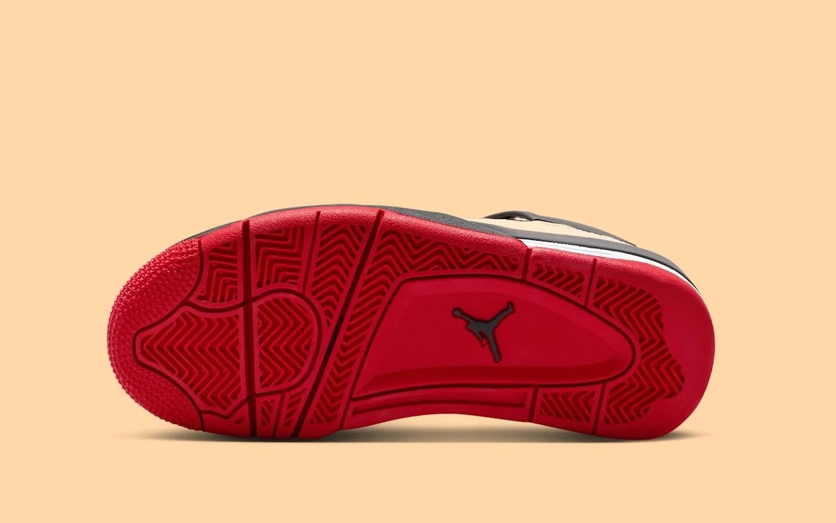 Air Jordan 4 Pizza 4 La Air Jordan 4 « Pizza » est prête à être croquée !