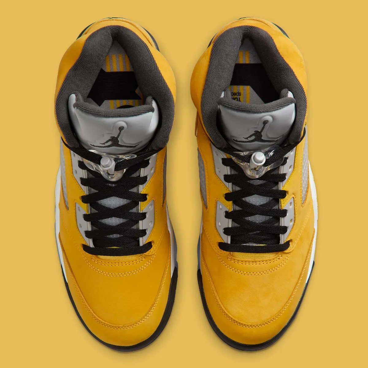 Air Jordan 5 Tokyo T23 4 La Air Jordan 5 « Tokyo T23 » revient enfin, après quatorze ans d'attente