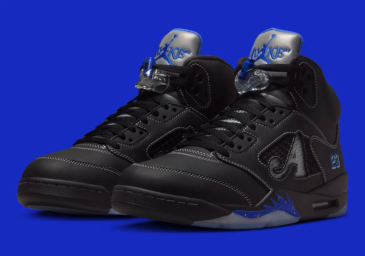 Awake NY x Air Jordan 5 Racer Blue 2 La collaboration Awake NY x Air Jordan 5 « Racer Blue » est prévue pour une sortie mondiale le 30 août