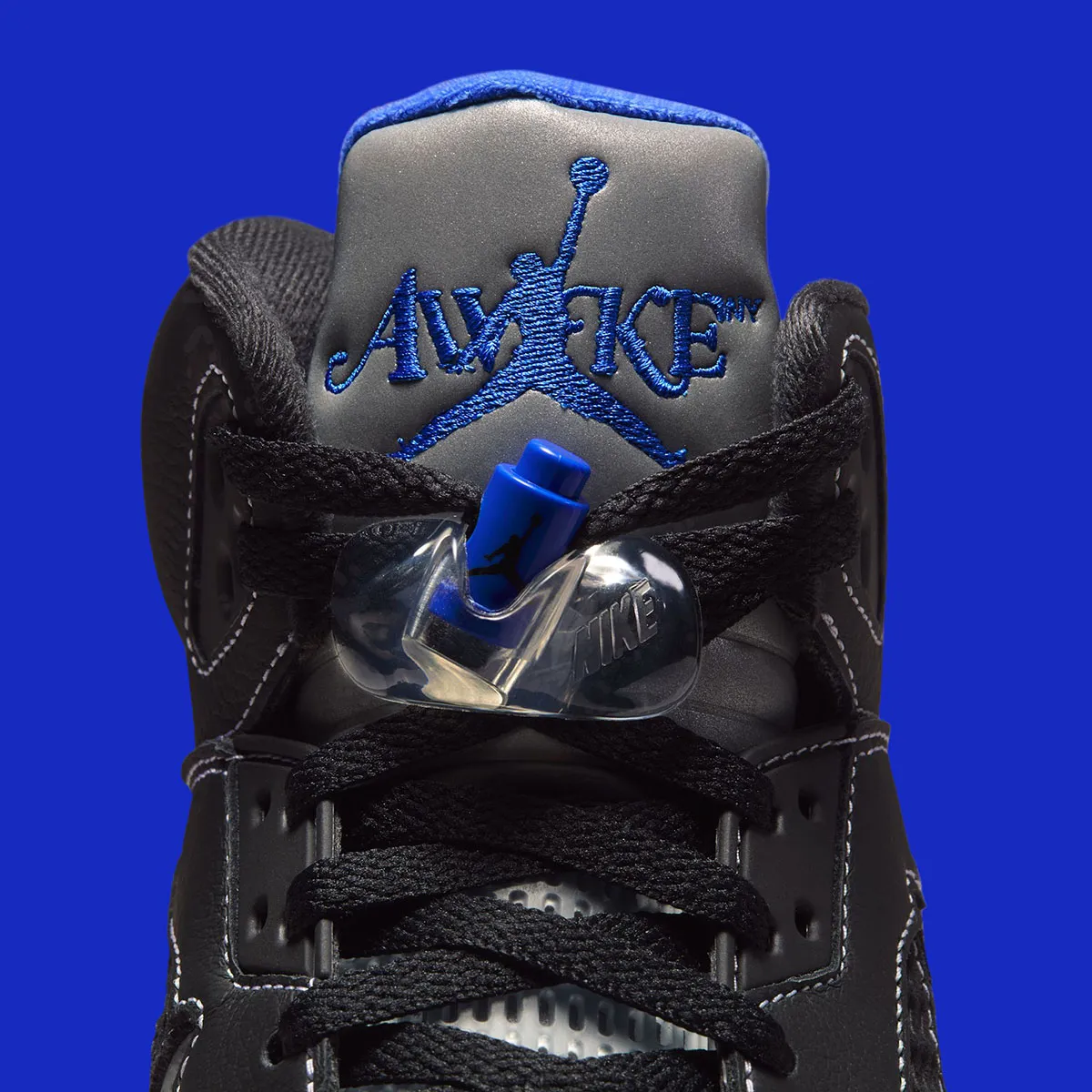 Awake NY x Air Jordan 5 Racer Blue 8 La collaboration Awake NY x Air Jordan 5 « Racer Blue » est prévue pour une sortie mondiale le 30 août