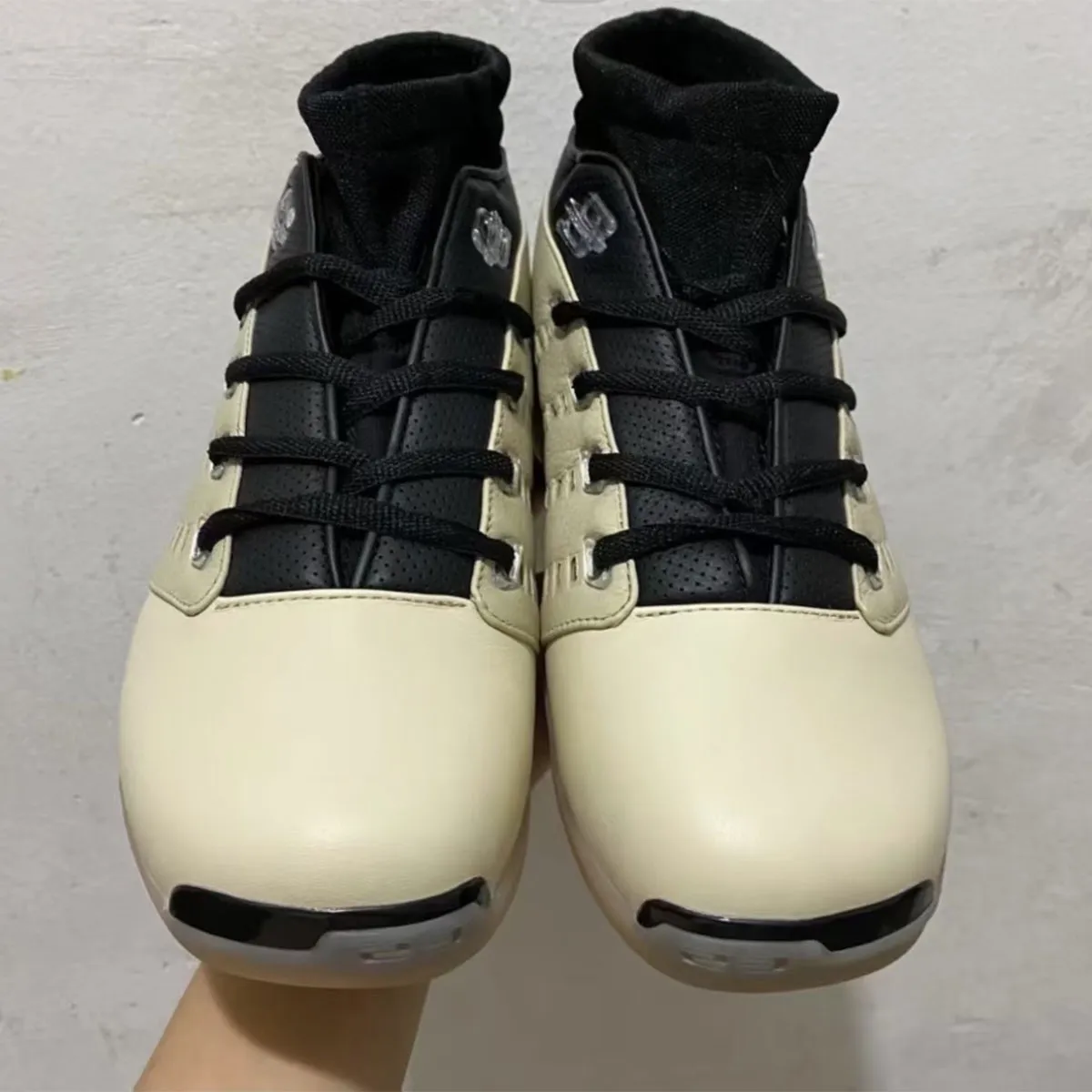 Infinite Archives x Air Jordan 17 Low 2 La collaboration Infinite Archives x Air Jordan 17 Low « Beach » arrive bientôt