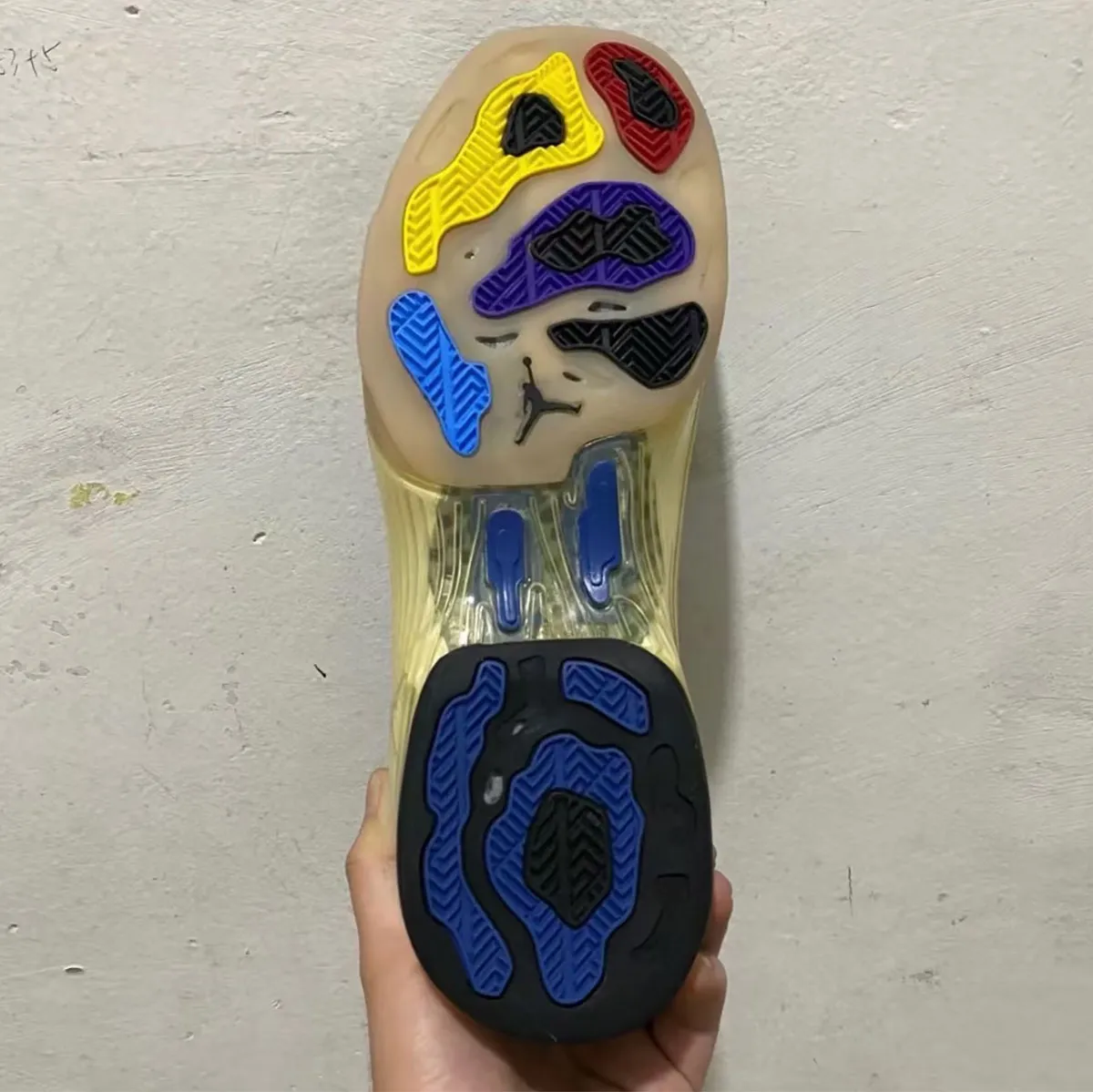 Infinite Archives x Air Jordan 17 Low 4 La collaboration Infinite Archives x Air Jordan 17 Low « Beach » arrive bientôt
