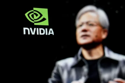 Le CEO de Nvidia Jensen Huang à Taipei pour visiter TSMC, sous la pression croissante entre Washington et Pékin