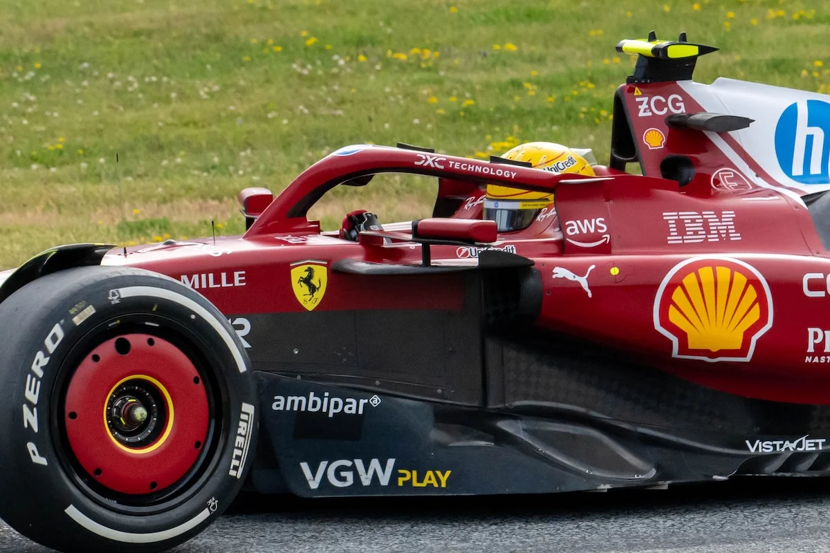 Lewis Hamilton en difficulte en F1 2025 1 Lewis Hamilton traverse une période difficile chez Ferrari et se questionne sur ses performances en Formule 1