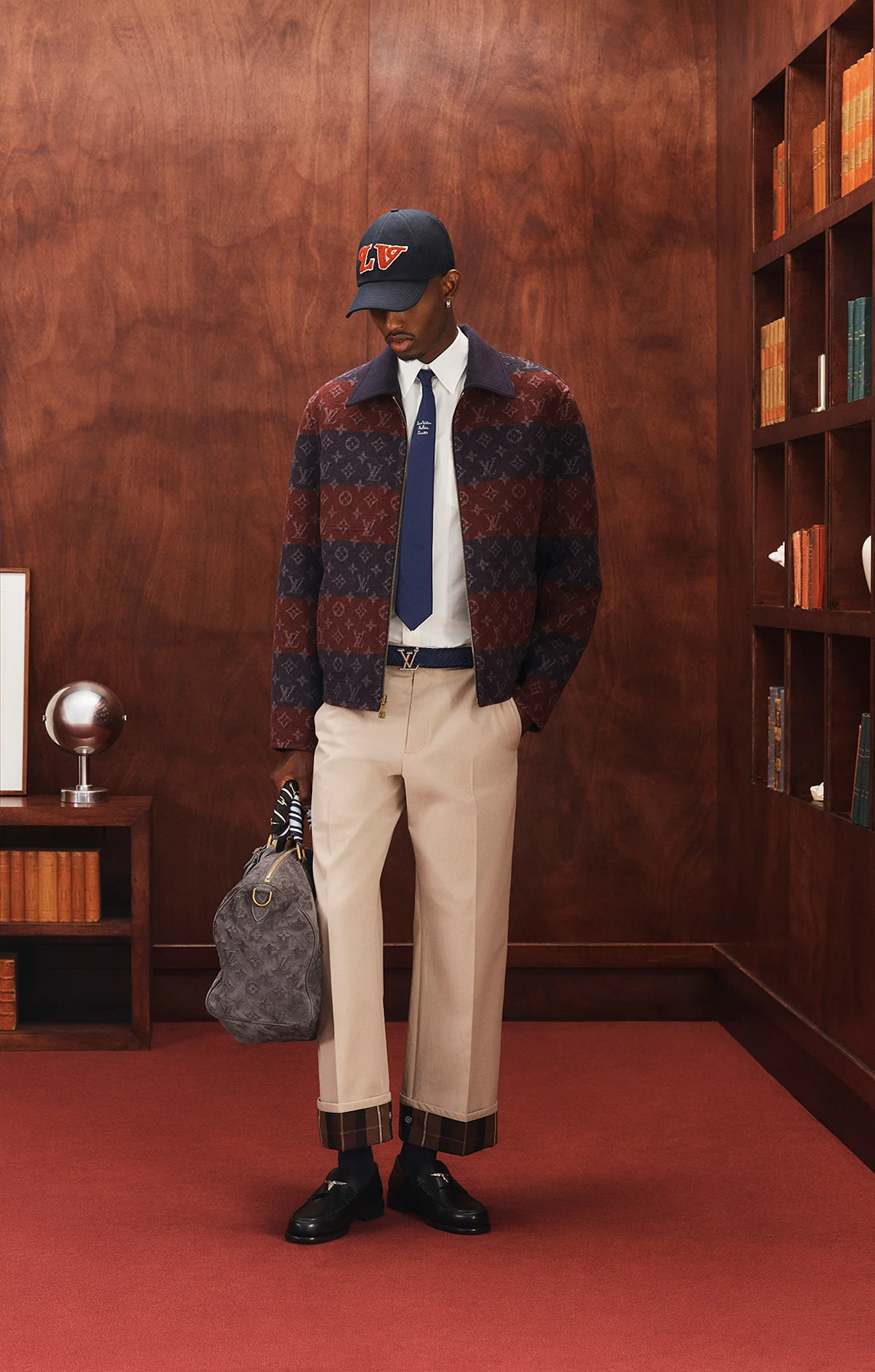 La collection capsule automne 2025 de Louis Vuitton réinvente l'élégance universitaire