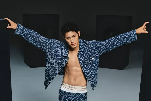 MINGYU de SEVENTEEN est l'égérie de la nouvelle campagne denim automne 2025 de Calvin Klein