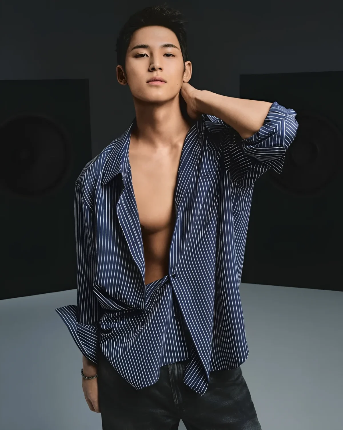 MINGYU x Calvin Klein Campagne Denim 3 MINGYU de SEVENTEEN est l'égérie de la nouvelle campagne denim automne 2025 de Calvin Klein