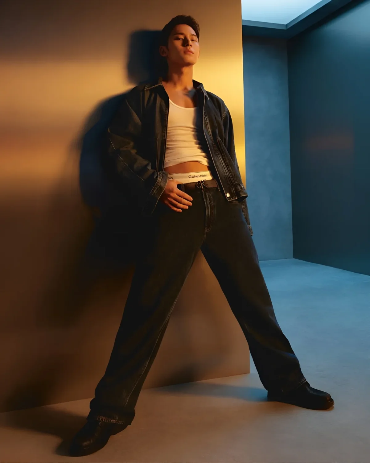 MINGYU x Calvin Klein Campagne Denim 6 MINGYU de SEVENTEEN est l'égérie de la nouvelle campagne denim automne 2025 de Calvin Klein