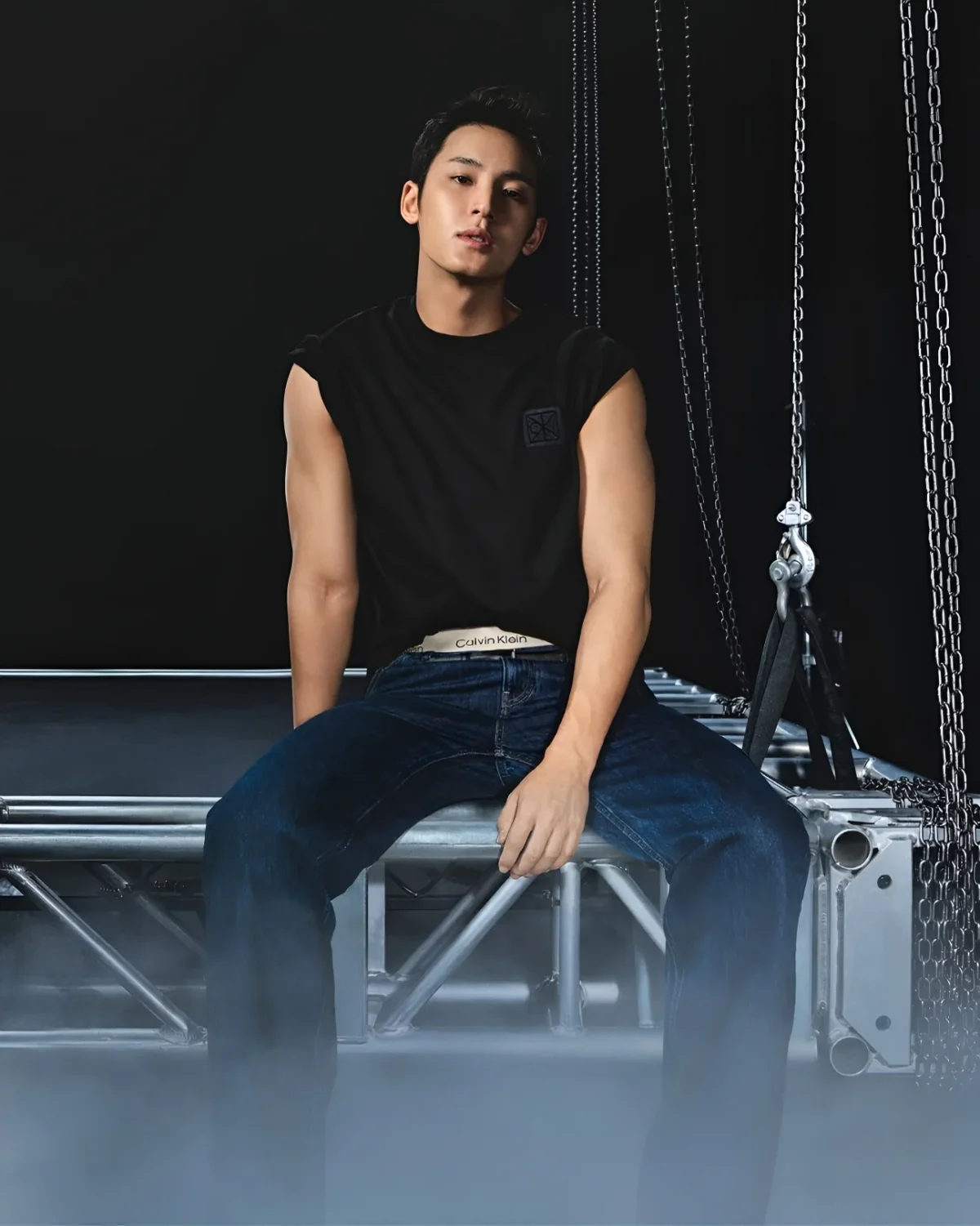 MINGYU x Calvin Klein Campagne Denim 8 MINGYU de SEVENTEEN est l'égérie de la nouvelle campagne denim automne 2025 de Calvin Klein